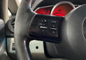 Подержанный автомобиль Mazda CX-7 2008 года (14 фото)