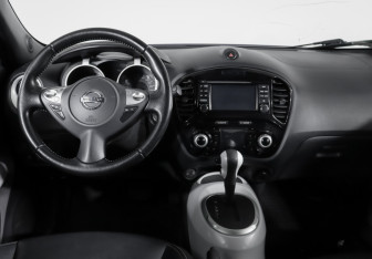 Подержанный автомобиль Nissan Juke 2017 года (12 фото)