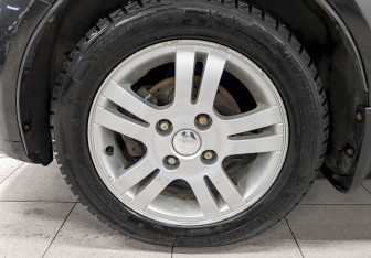 Подержанный автомобиль Chevrolet Lacetti Sedan 2012 года (17 фото)