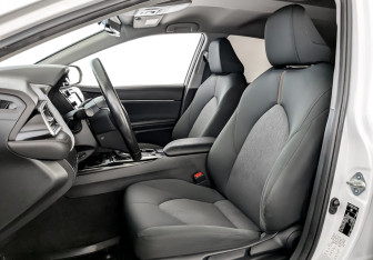Подержанный автомобиль Toyota Camry Sedan 2019 года (20 фото)