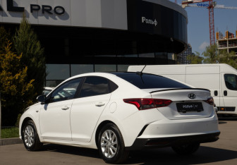 Подержанный автомобиль Hyundai Solaris Sedan 2021 года (5 фото)