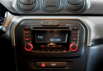 Подержанный автомобиль Suzuki Vitara 2016 года (15 фото)