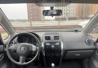 Подержанный автомобиль Suzuki SX4 Hatchback 2012 года (11 фото)