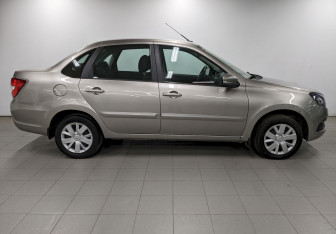 Подержанный автомобиль LADA (ВАЗ) Granta Sedan 2021 года (4 фото)