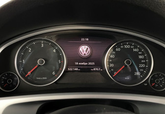Подержанный автомобиль Volkswagen Touareg 2013 года (12 фото)