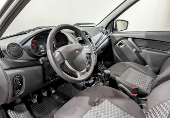 Подержанный автомобиль LADA (ВАЗ) Granta Sedan 2023 года (16 фото)