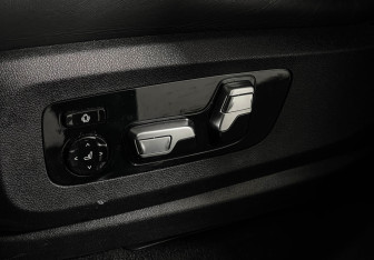 Подержанный автомобиль BMW X5 2021 года (16 фото)