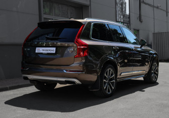 Подержанный автомобиль Volvo XC90 2016 года (4 фото)