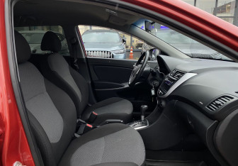 Подержанный автомобиль Hyundai Solaris Hatchback 2011 года (17 фото)