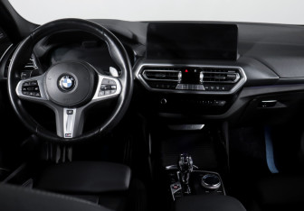 Подержанный автомобиль BMW X4 2022 года (12 фото)