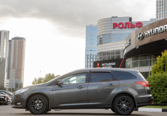 Подержанный автомобиль Ford Focus Wagon 2019 года (6 фото)