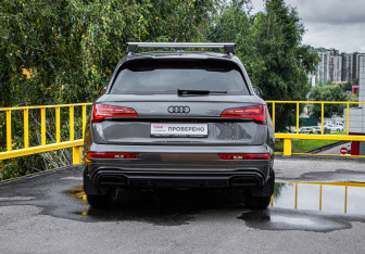 Подержанный автомобиль Audi Q5 2021 года (5 фото)