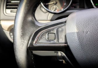 Подержанный автомобиль Skoda Yeti 2015 года (26 фото)