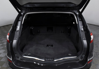 Подержанный автомобиль Ford Mondeo Wagon 2018 года (20 фото)