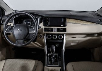 Подержанный автомобиль Mitsubishi Xpander 2022 года (12 фото)