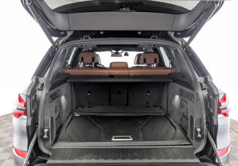 Подержанный автомобиль BMW X5 2024 года (10 фото)