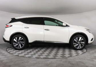 Подержанный автомобиль Nissan Murano Suv 2017 года (4 фото)
