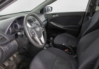 Подержанный автомобиль Hyundai Solaris Sedan 2016 года (10 фото)