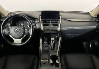 Подержанный автомобиль Lexus NX 2021 года (12 фото)