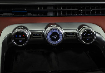 Подержанный автомобиль Exeed RX 2023 года (17 фото)