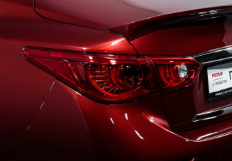 Подержанный автомобиль Infiniti Q50 2015 года (17 фото)