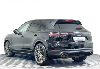Подержанный автомобиль Porsche Cayenne 2019 года (7 фото)