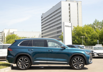 Подержанный автомобиль Geely Monjaro 2023 года (3 фото)