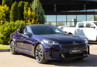 Подержанный автомобиль Kia Stinger 2018 года (2 фото)