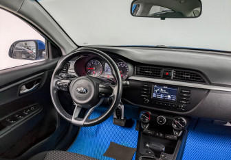 Подержанный автомобиль Kia Rio Sedan 2018 года (26 фото)