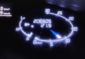 Подержанный автомобиль Nissan Serena Minivan 2014 года (16 фото)