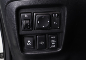 Подержанный автомобиль Nissan Juke 2011 года (10 фото)