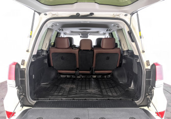 Подержанный автомобиль Toyota Land Cruiser Suv 2016 года (10 фото)