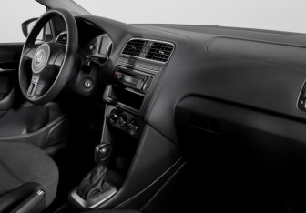 Подержанный автомобиль Volkswagen Polo Hatchback 2011 года (9 фото)