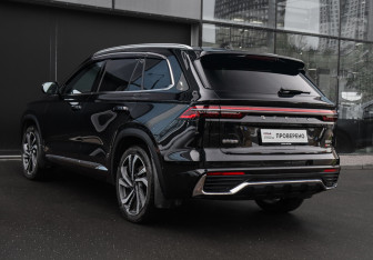 Подержанный автомобиль Geely Monjaro 2023 года (6 фото)