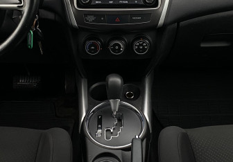 Подержанный автомобиль Mitsubishi ASX 2013 года (13 фото)