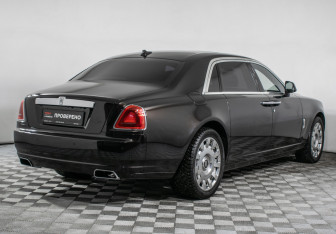 Подержанный автомобиль Rolls-Royce Ghost 2013 года (5 фото)