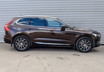 Подержанный автомобиль Volvo XC60 2019 года (4 фото)