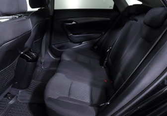 Подержанный автомобиль Hyundai i40 Sedan 2016 года (16 фото)