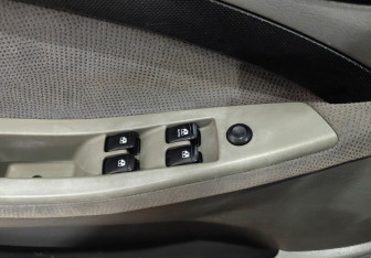 Подержанный автомобиль Chevrolet Lacetti Wagon 2007 года (16 фото)