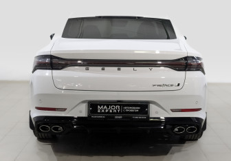 Подержанный автомобиль Geely Preface 2024 года (6 фото)