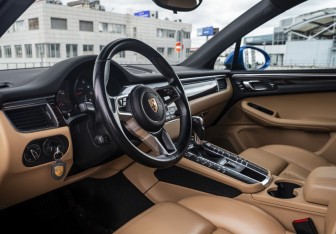 Подержанный автомобиль Porsche Macan 2016 года (9 фото)