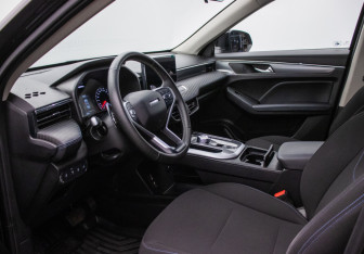 Подержанный автомобиль Haval Jolion 2025 года (10 фото)