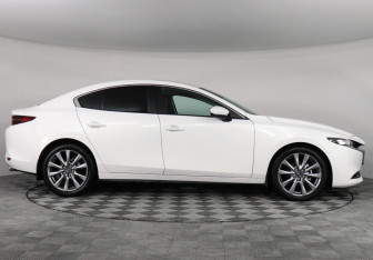 Подержанный автомобиль Mazda 3 Sedan 2024 года (4 фото)