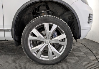 Подержанный автомобиль Volkswagen Touareg 2014 года (18 фото)