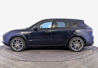 Подержанный автомобиль Porsche Cayenne 2018 года (8 фото)