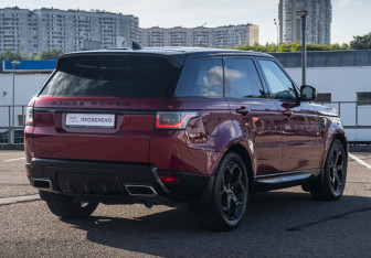 Подержанный автомобиль Land Rover Range Rover Sport 2018 года (5 фото)