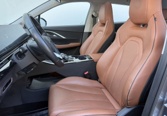 Подержанный автомобиль Omoda C5 2023 года (10 фото)