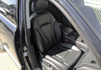Подержанный автомобиль Audi Q7 2016 года (23 фото)