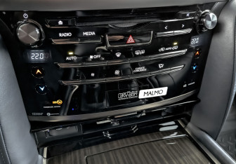 Подержанный автомобиль Lexus LX 2017 года (21 фото)