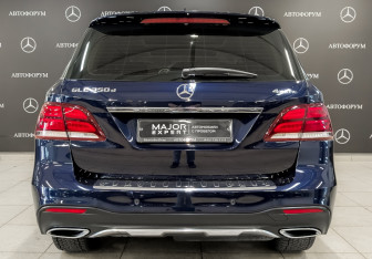 Подержанный автомобиль Mercedes-Benz GLE 2017 года (6 фото)